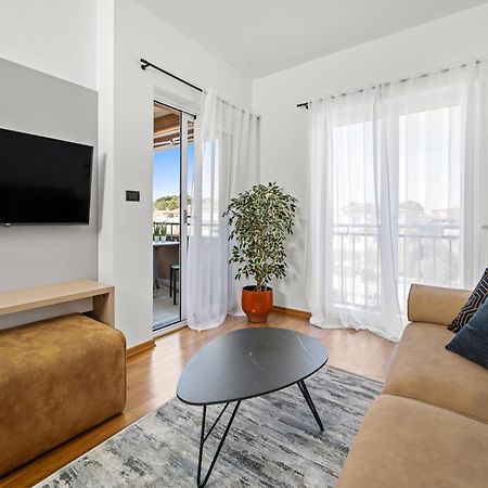 Pr Apartment Fazana Bagian luar foto