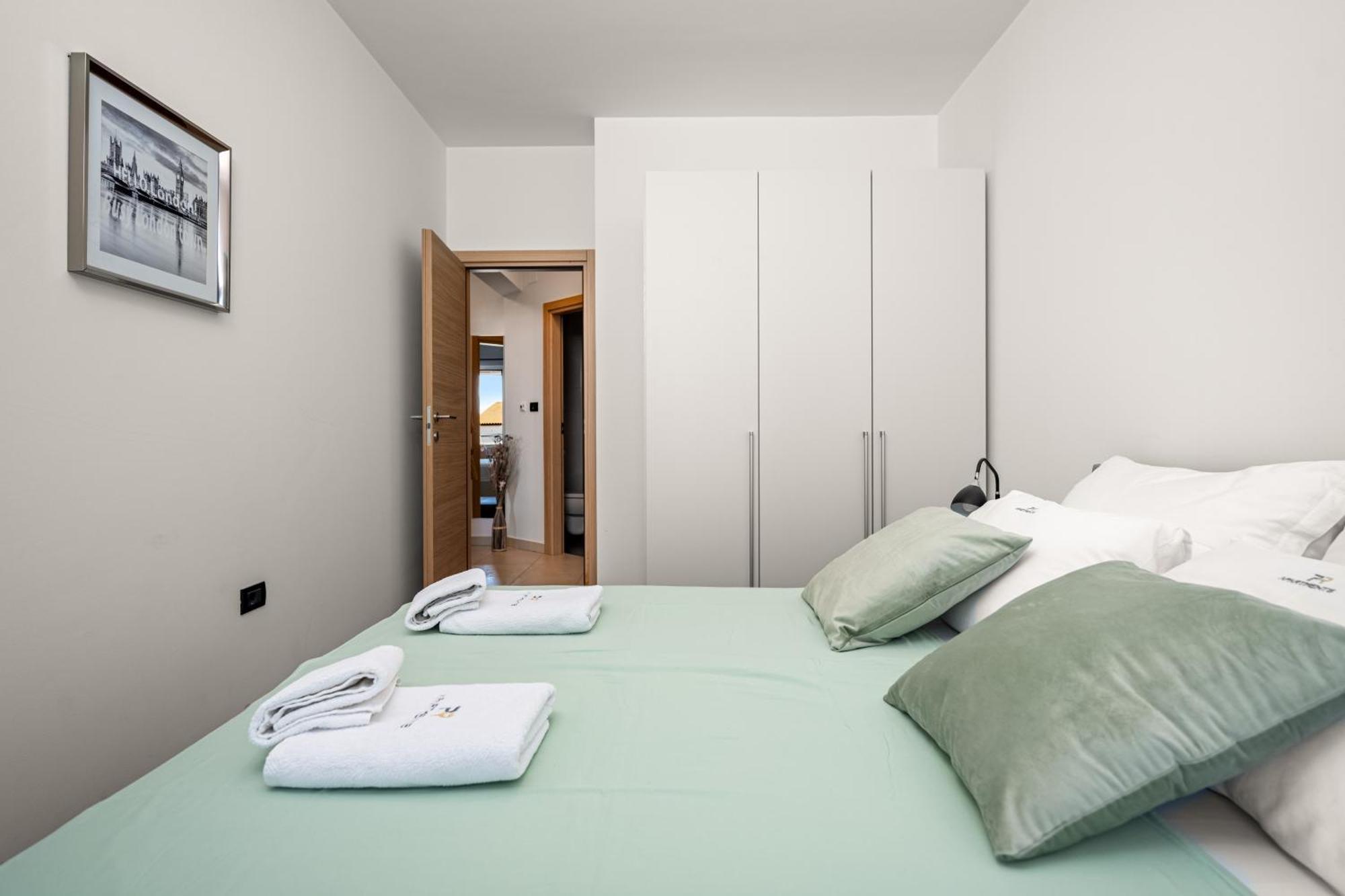 Pr Apartment Fazana Bagian luar foto